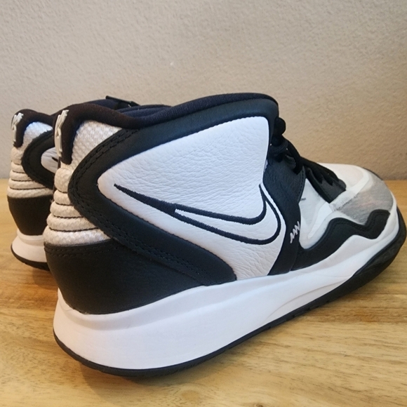 Nike Mens Kyrie Infinity TB Basketball Shoes DO9616-100 Black White Size 9.5 main image 6